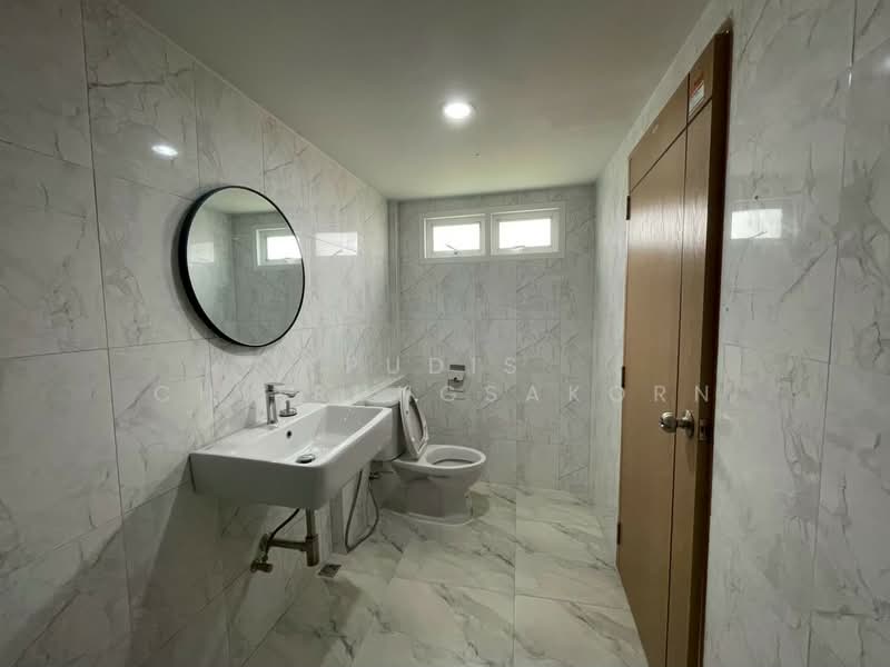 4-Storey Townhouse for Rent – Sathu Pradit (Near Rama 3), Bangkok, Bang Pong Pang, Yan Nawa, Bangkok, , 250 sqm, Shophouse For Rent, by Pudis Chitrungsakorn, 500259111 - DDproperty.com