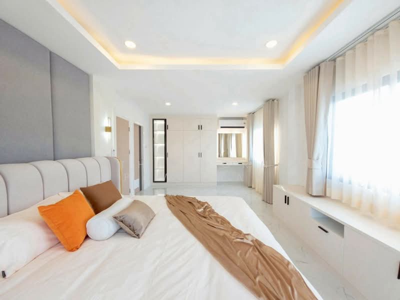 5-BR Villa, Chon Buri (Pattaya), Nong Pru, Bang Lamung (Pattaya), Chon Buri (Pattaya), 5 Bedrooms, 340 sqm, Villa For Sale, by Thitiporn Pawikham, 500259188 - DDproperty.com