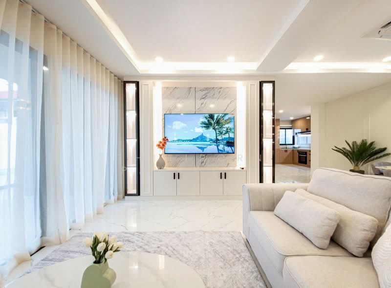 5-BR Villa, Chon Buri (Pattaya), Nong Pru, Bang Lamung (Pattaya), Chon Buri (Pattaya), 5 Bedrooms, 340 sqm, Villa For Sale, by Thitiporn Pawikham, 500259188 - DDproperty.com