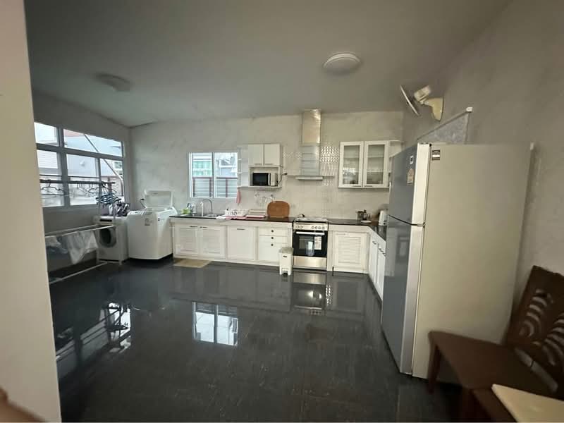 3-BR House, Chon Buri (Pattaya), Surasak, Si Racha, Chon Buri (Pattaya), 3 Bedrooms, 204 sqm, Single Detached House For Sale, by Thitiporn Pawikham, 500259218 - DDproperty.com