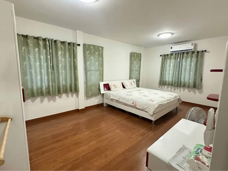บ้าน 3-ห้องนอน, ชลบุรี, สุรศักดิ์, ศรีราชา, ชลบุรี, 204 ตร.ม., บ้านเดี่ยว ขาย, โดย Thitiporn Pawikham, 500259218 - DDproperty.com