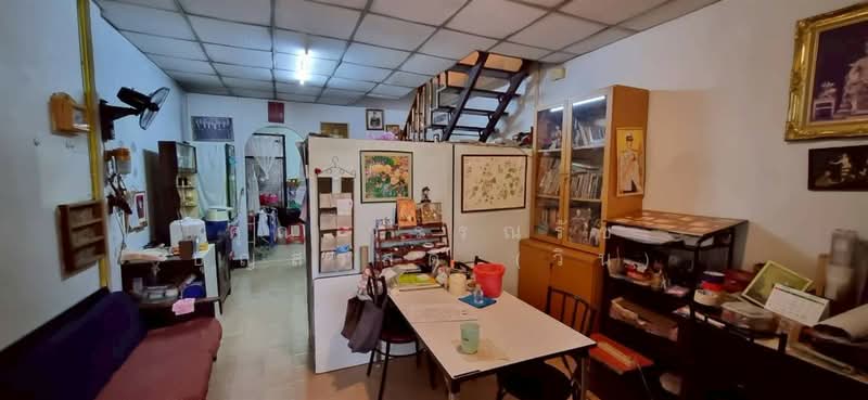 ทาวน์เฮ้าส์ 2 ชั้น 17.5 ตร.ว. หมู่บ้านอยู่เจริญ542 ซอยประชาราษฎร์บำเพ็ญ24 แยก2, กรุงเทพ, ถนนรัชดา-ห้วยขวาง, สามเสนนอก, ห้วยขวาง, กรุงเทพ, 100 ตร.ม., ทาวน์เฮ้าส์ ขาย, โดย คุณ วรรณรัช บุญสวัสดิ์ (วิน), 500259232 - DDproperty.com