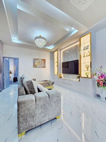 5-BR Villa, Chon Buri (Pattaya), Poong, Bang Lamung (Pattaya), Chon Buri (Pattaya), 5 Bedrooms, 400 sqm, Villa For Sale, by Thitiporn Pawikham, 500259265 - DDproperty.com
