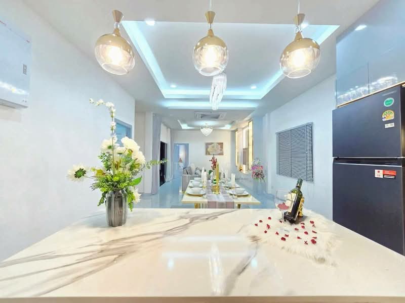 5-BR Villa, Chon Buri (Pattaya), Poong, Bang Lamung (Pattaya), Chon Buri (Pattaya), 5 Bedrooms, 400 sqm, Villa For Sale, by Thitiporn Pawikham, 500259265 - DDproperty.com