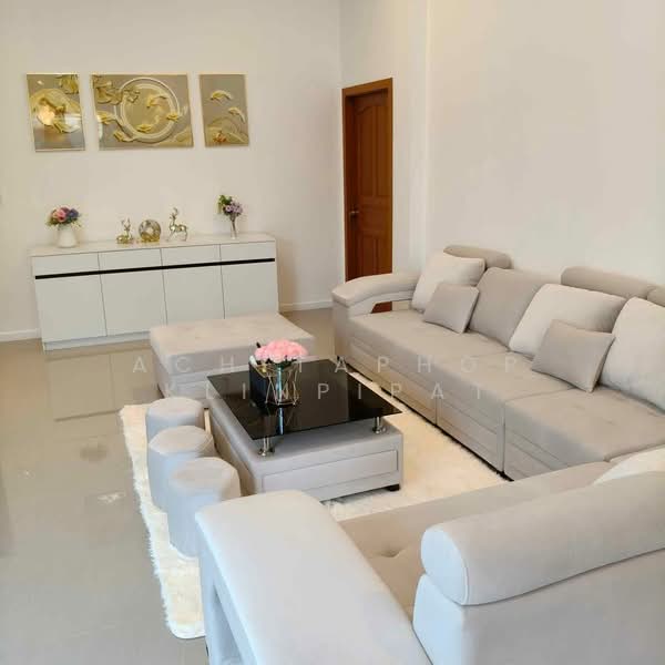 4-BR House, Chon Buri (Pattaya), Poong, Bang Lamung (Pattaya), Chon Buri (Pattaya), 4 Bedrooms, 240 sqm, Single Detached House For Sale, by Achitaphop Klinpipat, 500259332 - DDproperty.com