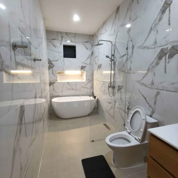 4-BR House, Chon Buri (Pattaya), Poong, Bang Lamung (Pattaya), Chon Buri (Pattaya), 4 Bedrooms, 240 sqm, Single Detached House For Sale, by Achitaphop Klinpipat, 500259332 - DDproperty.com