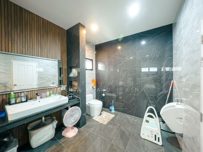 The Elegance Phetkasem 81, Bangkok, Nong Kham, Nong Khaem, Bangkok, 5 Bedrooms, 600 sqm, Single Detached House For Sale, by Itthiwat Chulaolan, 500259355 - DDproperty.com