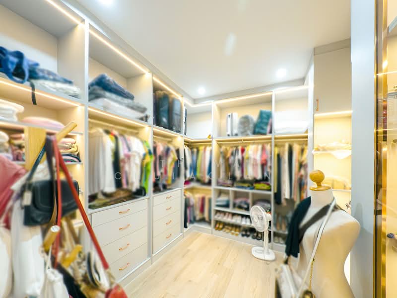 The Elegance Phetkasem 81, Bangkok, Nong Kham, Nong Khaem, Bangkok, 5 Bedrooms, 600 sqm, Single Detached House For Sale, by Itthiwat Chulaolan, 500259355 - DDproperty.com