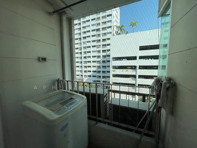The Clover Thonglor Residence, Bangkok, Soi Sukhumvit 55, Khlong Tan Nua, Watthana, Bangkok, 1 Bedroom, 35 sqm, Condo For Rent, by Natrinee Aphirachatanon, 500259410 - DDproperty.com