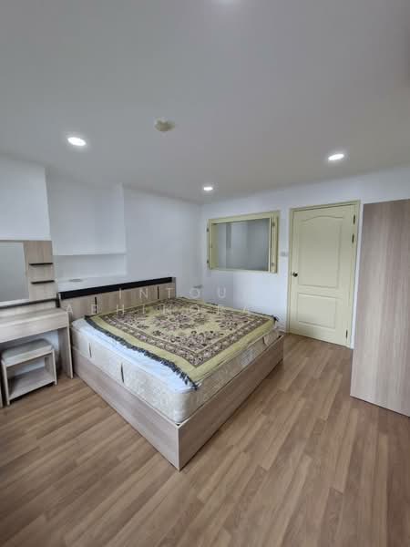ให้เช่า - Lumpini Place Narathiwas Ratchanakarin : อาคารลุมพินี เพลส นราธิวาสราชนครินทร์, กรุงเทพ