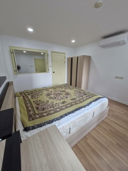 ให้เช่า - Lumpini Place Narathiwas Ratchanakarin : อาคารลุมพินี เพลส นราธิวาสราชนครินทร์, กรุงเทพ