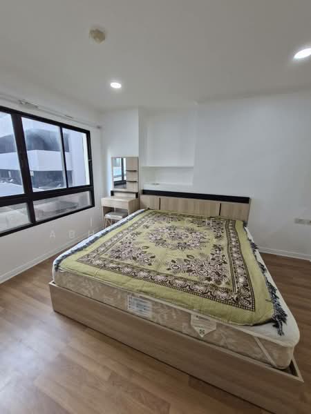 ให้เช่า - Lumpini Place Narathiwas Ratchanakarin : อาคารลุมพินี เพลส นราธิวาสราชนครินทร์, กรุงเทพ