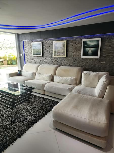 Floraville Condominium, Bangkok, 51 Pattanakarn, Suan Luang, Suan Luang, Bangkok, 2 Bedrooms, 163 sqm, Condo For Sale, by Intouch Abhinorasaeth, 500259484 - DDproperty.com