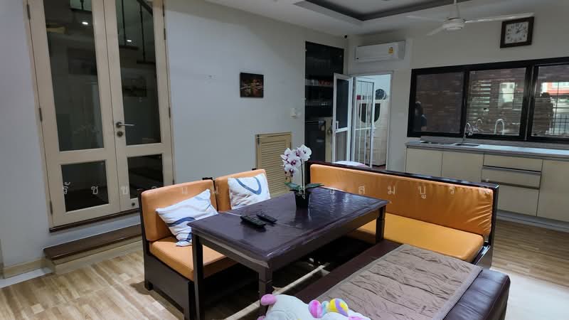 Baan Klang Krung Thonglor, Bangkok, 55 Soi Sukhumvit 55, Khlong Tan Nua, Watthana, Bangkok, 3 Bedrooms, 350 sqm, Townhouse For Sale, by รัชชานนท์ สุขสมบูรณ์, 500259505 - DDproperty.com