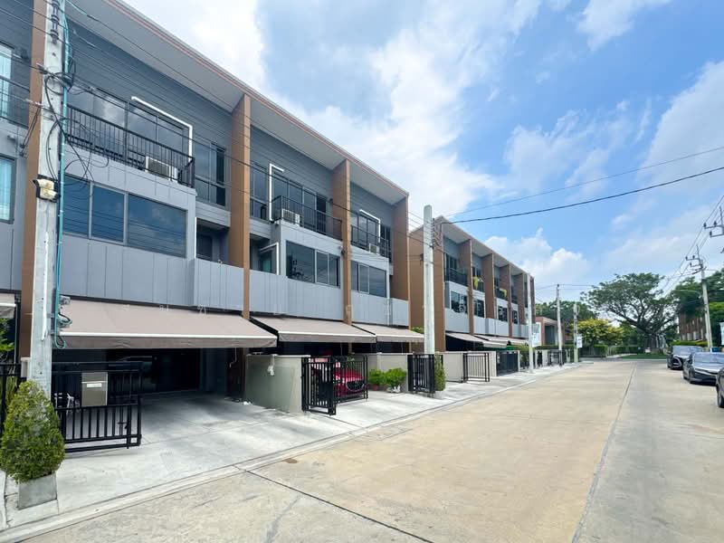 Baan Klang Muang Sukhumvit-Onnut, Bangkok, Soi On Nut 70/1, Prawet, Prawet, Bangkok, 3 Bedrooms, 140 sqm, Townhouse For Rent, by Somchai Ruechajirakit, 500259509 - DDproperty.com