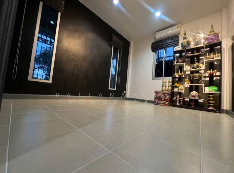 7-BR House, Chon Buri (Pattaya), Nong Pru, Bang Lamung (Pattaya), Chon Buri (Pattaya), 7 Bedrooms, 708 sqm, Single Detached House For Sale, by Pattanapong Pongpipat, 500259526 - DDproperty.com