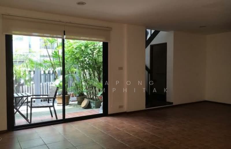 4-BR Townhouse, Bangkok, Khlong Tan Nua, Watthana, Bangkok, 4 Bedrooms, 200 sqm, Townhouse For Rent, by Manapong Phromphitak, 500259538 - DDproperty.com