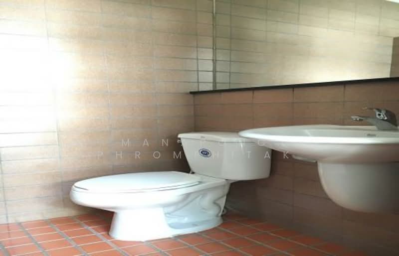 4-BR Townhouse, Bangkok, Khlong Tan Nua, Watthana, Bangkok, 4 Bedrooms, 200 sqm, Townhouse For Rent, by Manapong Phromphitak, 500259538 - DDproperty.com