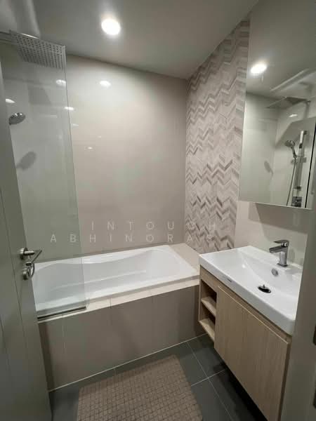 Oka Haus Sukhumvit 36, Bangkok, 3399 Rama 4 Road, Khong Tan, Khlong Toei, Bangkok, 1 Bedroom, 32 sqm, Condo For Rent, by Intouch Abhinorasaeth, 500259577 - DDproperty.com