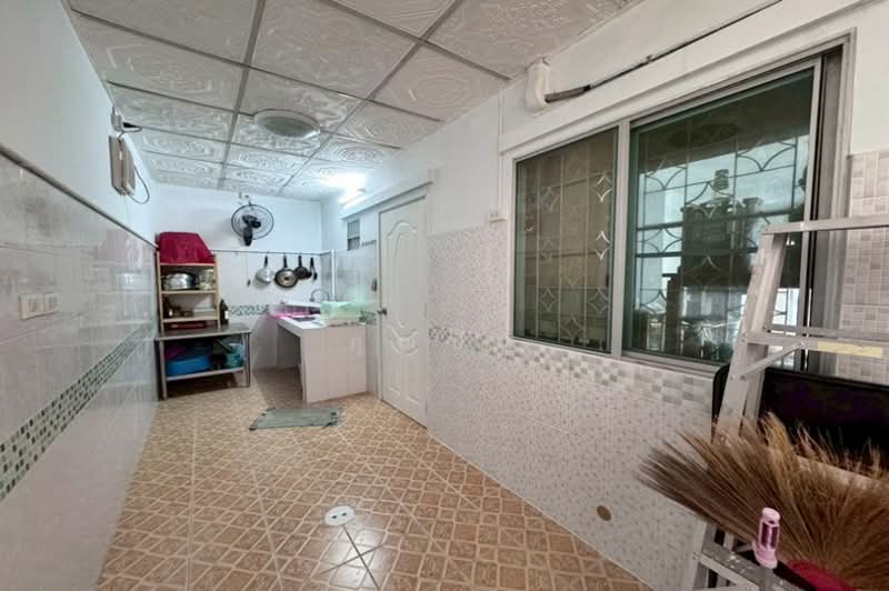 Pruksa Ville 20 Lumlukka-Donmuang, Pathum Thani, 49 Lam Luk Ka Road, Khu Khot, Lam Luk Ka, Pathum Thani, 3 Bedrooms, 110 sqm, Townhouse For Sale, by คุณปิ่น, 500259586 - DDproperty.com