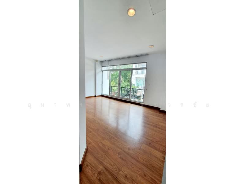Urbanian Village, Ladprao 71, Bangkok, Lat Phrao, Lat Phrao, Bangkok, 3 Bedrooms, 195 sqm, Townhouse For Sale, by อุมาพร นิเวศบวรชัย, 500259725 - DDproperty.com