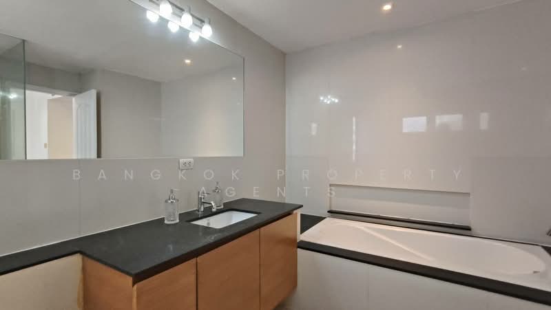Baan Sawasdee, Bangkok, 42-1 Soi Sukhumvit 31, Khlongtoei Nua, Watthana, Bangkok, 3 Bedrooms, 278 sqm, Condo For Rent, by BANGKOK PROPERTY AGENTS, 500259748 - DDproperty.com