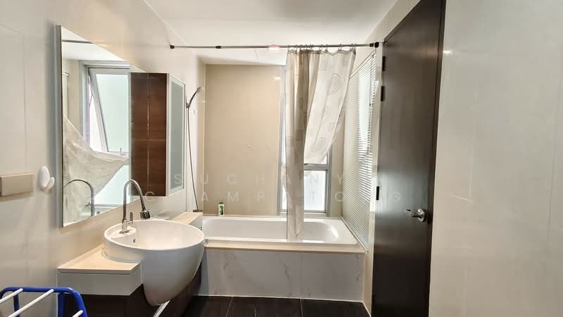 Sky Walk Residences, Bangkok, 1599 Sukhumvit Road, Phra Kanong Nua, Watthana, Bangkok, 2 Bedrooms, 60 sqm, Condo For Rent, by Farida Phetnuam, 500259809 - DDproperty.com