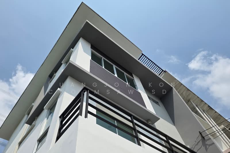 Nirvana Park Sukhumvit 77 : เนอวานา พาร์ค สุขุมวิท 77, กรุงเทพ, สุขุมวิท 77 ถนนอ่อนนุช, ประเวศ, ประเวศ, กรุงเทพ, 173 ตร.ม., ทาวน์เฮ้าส์ ขาย, โดย Duangjongkon Choomsawasdi, 500259868 - DDproperty.com