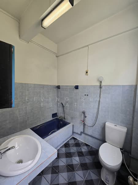 ตึกแถวให้เช่าทำเลดีใกล้ mrt สายสีม่วงและสายสีแดงสถานีบางซ่อน, Bangkok, Bang Sue, Bang Sue, Bangkok, , 500 sqm, Shophouse For Rent, by Living Real Estates, 500259878 - DDproperty.com