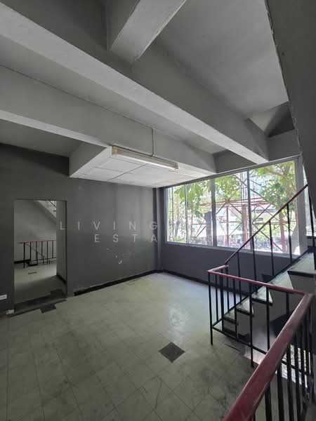 ตึกแถวให้เช่าทำเลดีใกล้ mrt สายสีม่วงและสายสีแดงสถานีบางซ่อน, Bangkok, Bang Sue, Bang Sue, Bangkok, , 500 sqm, Shophouse For Rent, by Living Real Estates, 500259878 - DDproperty.com