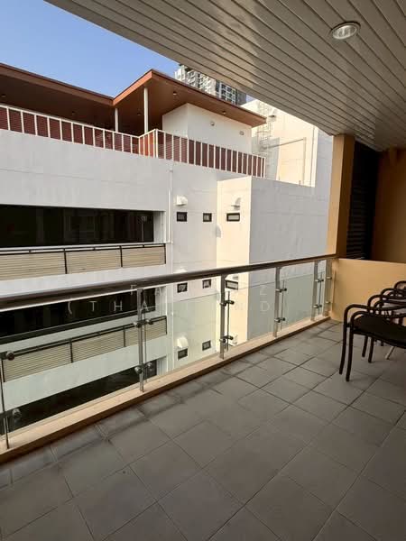 42 Grand Residence : 42 แกรนด์ เรสสิเด้นซ์, กรุงเทพ, 24 ซอยสุขุมวิท 42, พระโขนง, คลองเตย, กรุงเทพ, 130 ตร.ม., คอนโด ให้เช่า, โดย Fazwaz (Thailand) Co., Ltd., 500259890 - DDproperty.com