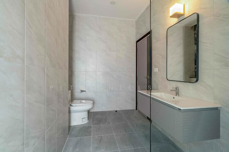 Modern House Pong, Chon Buri (Pattaya), Bang Lamung, Bang Lamung (Pattaya), Chon Buri (Pattaya), 3 Bedrooms, 187 sqm, Single Detached House For Sale, by Peter Nielsen, 500259906 - DDproperty.com