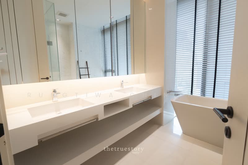 Vittorio 39, Bangkok, 8 Sukhumvit, Khlong Tan Nua, Watthana, Bangkok, 2 Bedrooms, 139 sqm, Condo For Rent, by Rungtiwa Chinchai, 500259921 - DDproperty.com