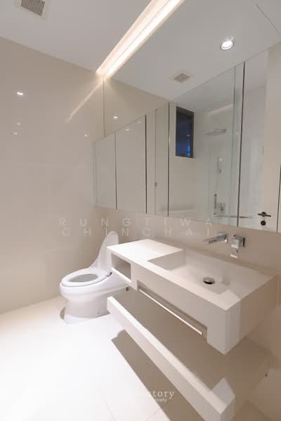 Vittorio 39, Bangkok, 8 Sukhumvit, Khlong Tan Nua, Watthana, Bangkok, 2 Bedrooms, 139 sqm, Condo For Rent, by Rungtiwa Chinchai, 500259921 - DDproperty.com