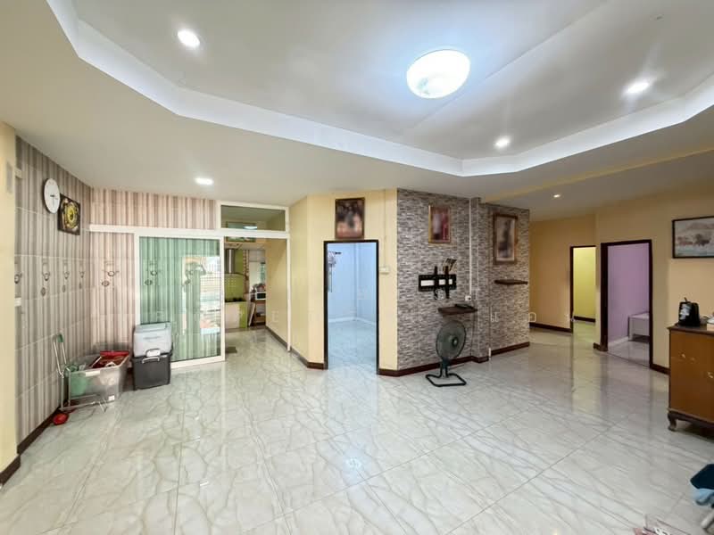 Baan Thanyaporn 2, Pathum Thani, ปทุมธานี  ธัญบุรี  ลำผักกูด, Lam Phak Kut, Thanyaburi, Pathum Thani, 3 Bedrooms, 120 sqm, Townhouse For Sale, by The Best Property  แอน, 500259931 - DDproperty.com