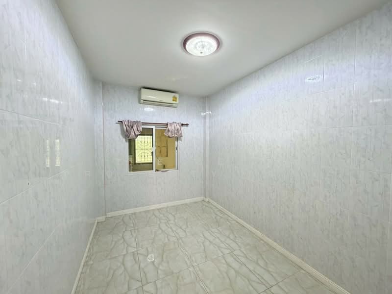 Baan Thanyaporn 2, Pathum Thani, ปทุมธานี  ธัญบุรี  ลำผักกูด, Lam Phak Kut, Thanyaburi, Pathum Thani, 3 Bedrooms, 120 sqm, Townhouse For Sale, by The Best Property  แอน, 500259931 - DDproperty.com