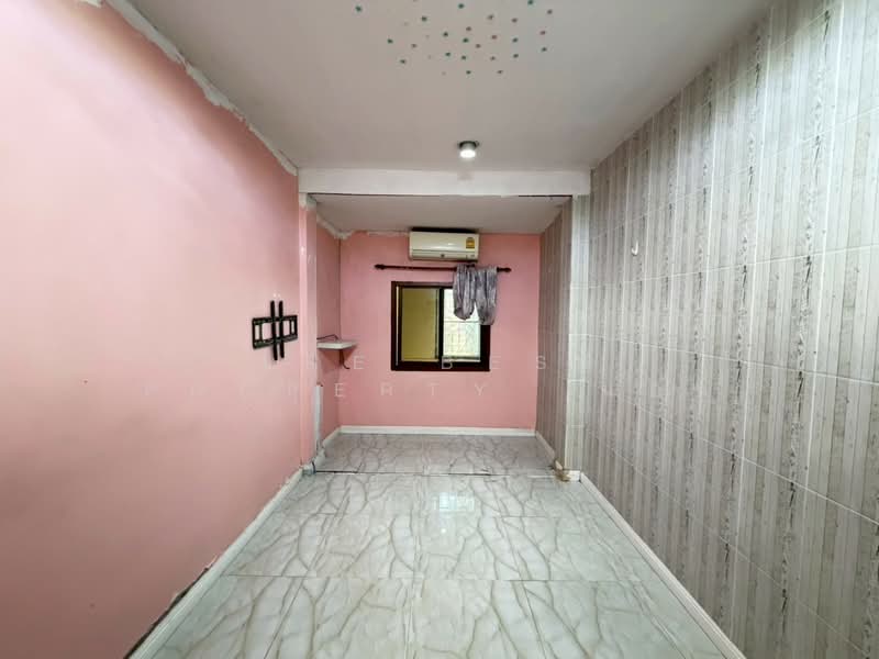 Baan Thanyaporn 2, Pathum Thani, ปทุมธานี  ธัญบุรี  ลำผักกูด, Lam Phak Kut, Thanyaburi, Pathum Thani, 3 Bedrooms, 120 sqm, Townhouse For Sale, by The Best Property  แอน, 500259931 - DDproperty.com