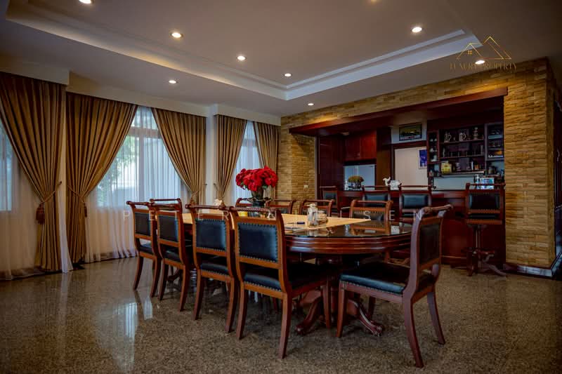 House Pratumnak, Chon Buri (Pattaya), Pratumnak, Bang Lamung, Bang Lamung (Pattaya), Chon Buri (Pattaya), 10+ Bedrooms, 808 sqm, Single Detached House For Sale, by Peter Nielsen, 500260000 - DDproperty.com
