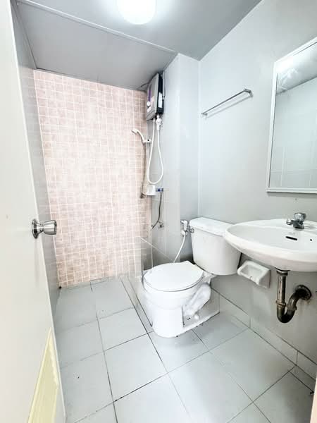 Lumpini Township Rangsit-Klong 1, Pathum Thani, 28 Rangsit-Nakhon Nayok Road, Khlong Chet, Khlong Luang, Pathum Thani, 1 Bedroom, 43 sqm, Condo For Sale, by The Best Property รัตน์, 500260101 - DDproperty.com