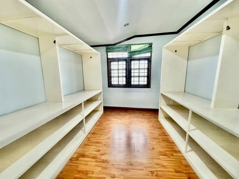 Single House Suthisan, Bangkok, Samsen Nok, Huai Khwang, Bangkok, 6 Bedrooms, 600 sqm, Single Detached House For Sale, by ชาลิสา ปัสสาคร, 500260113 - DDproperty.com