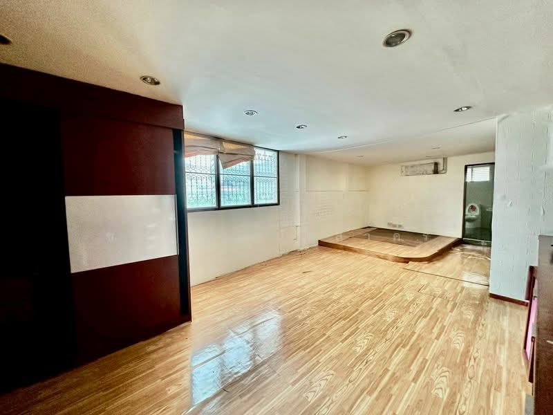 บ้านเดี่ยวซอยสุทธิสาร, กรุงเทพ, สามเสนนอก, ห้วยขวาง, กรุงเทพ, 600 ตร.ม., บ้านเดี่ยว ขาย, โดย ชาลิสา ปัสสาคร, 500260113 - DDproperty.com