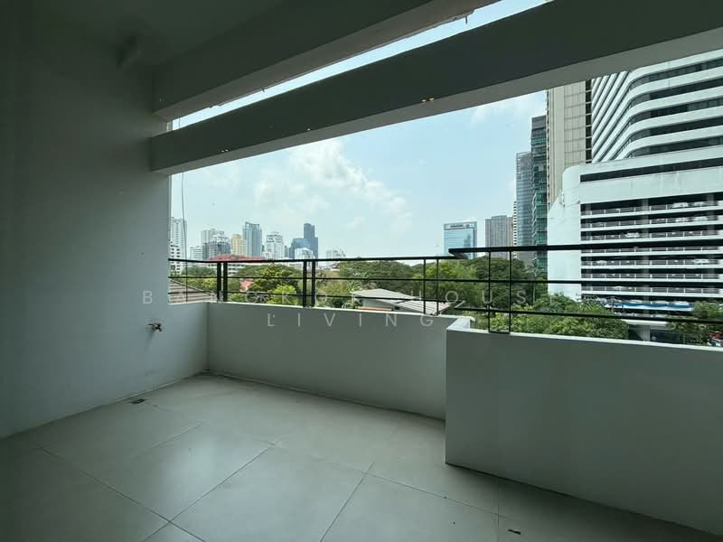 Villa Bajaj, Bangkok, Soi Sukhumvit 19, Khlongtoei Nua, Watthana, Bangkok, 3 Bedrooms, 240 sqm, Condo For Rent, by Bangkok House Living, 500260196 - DDproperty.com