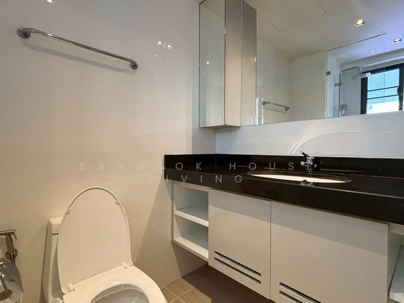 Villa Bajaj, Bangkok, Soi Sukhumvit 19, Khlongtoei Nua, Watthana, Bangkok, 3 Bedrooms, 240 sqm, Condo For Rent, by Bangkok House Living, 500260196 - DDproperty.com