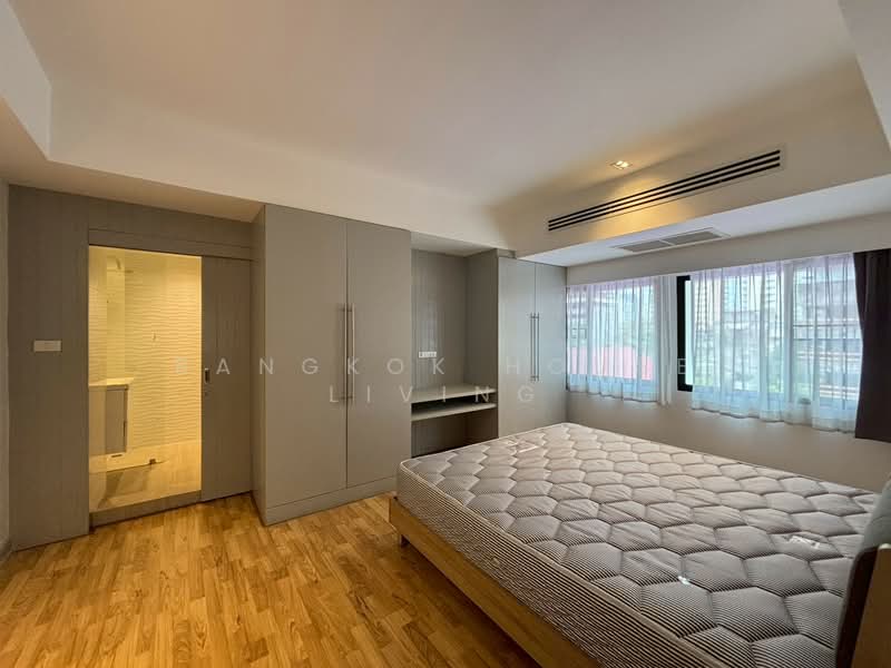 Villa Bajaj, Bangkok, Soi Sukhumvit 19, Khlongtoei Nua, Watthana, Bangkok, 3 Bedrooms, 240 sqm, Condo For Rent, by Bangkok House Living, 500260196 - DDproperty.com
