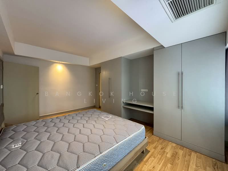 Villa Bajaj, Bangkok, Soi Sukhumvit 19, Khlongtoei Nua, Watthana, Bangkok, 3 Bedrooms, 240 sqm, Condo For Rent, by Bangkok House Living, 500260196 - DDproperty.com