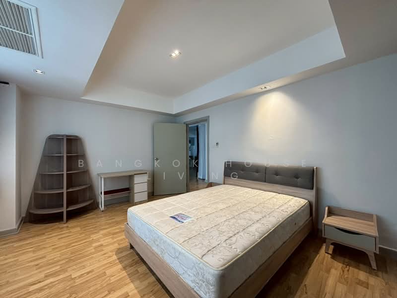 Villa Bajaj, Bangkok, Soi Sukhumvit 19, Khlongtoei Nua, Watthana, Bangkok, 3 Bedrooms, 240 sqm, Condo For Rent, by Bangkok House Living, 500260196 - DDproperty.com