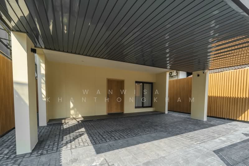 GM Residence : จีเอ็ม เรสซิเดนซ์, กรุงเทพ, ซอย เอกมัย 18, คลองตันเหนือ, วัฒนา, กรุงเทพ, 248 ตร.ม., อพาร์ทเมนท์ ขาย, โดย Wanwisa Khanthongkham, 500260200 - DDproperty.com