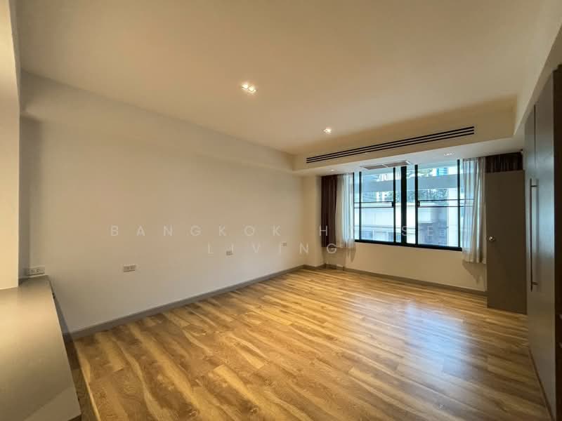 Villa Bajaj, Bangkok, Soi Sukhumvit 19, Khlongtoei Nua, Watthana, Bangkok, 2 Bedrooms, 160 sqm, Apartment For Rent, by Bangkok House Living, 500260217 - DDproperty.com