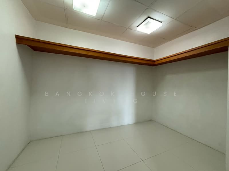 Fifty Fifth Tower : ฟิฟตี้ฟิฟท์ ทาวเวอร์, กรุงเทพ, 84 ซอยสุขุมวิท 55 ถนนสุขุมวิท, คลองตันเหนือ, วัฒนา, กรุงเทพ, 223 ตร.ม., คอนโด ให้เช่า, โดย Bangkok House Living, 500260259 - DDproperty.com
