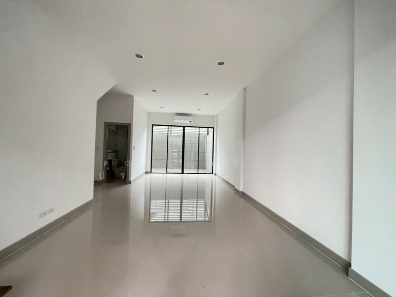 Premium Place MIX Ekkamai-Ramindra : พรีเมี่ยมเพลส มิกซ์ เอกมัย-รามอินทรา, กรุงเทพ, ถนนนวลจันทร์, นวลจันทร์, บึงกุ่ม, กรุงเทพ, 180 ตร.ม., ทาวน์เฮ้าส์ ขาย, โดย คุณ ธัญพิสิษฐ์ จิตประพัฒน์ (โซน), 500260335 - DDproperty.com